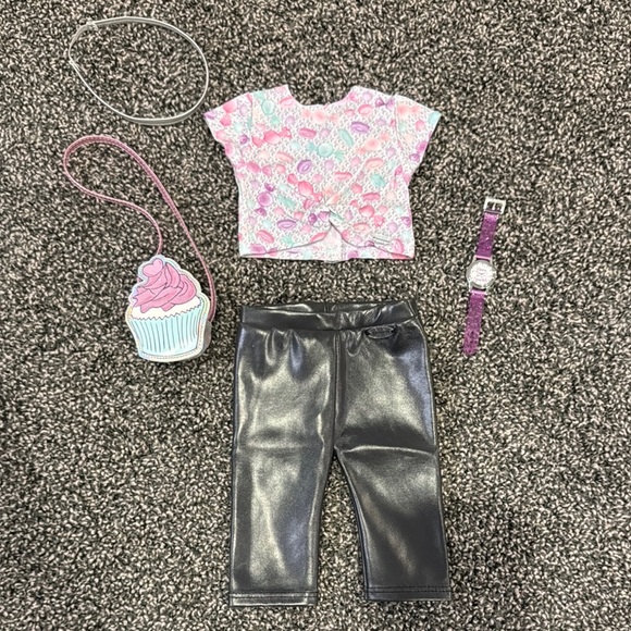 American Girl Outfit and Accessories - Picture 1 of 6